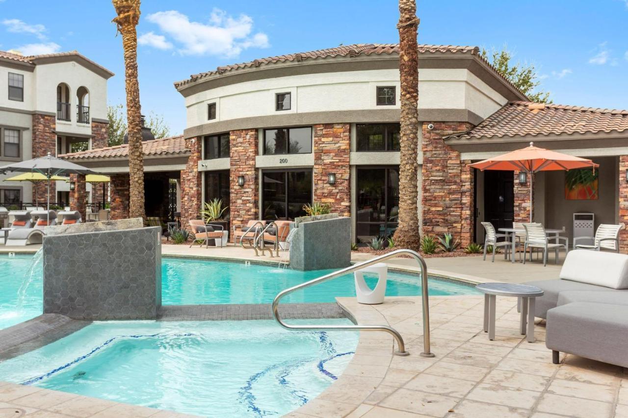 Cozysuites Glendale By The Stadium With Pool 03 מראה חיצוני תמונה