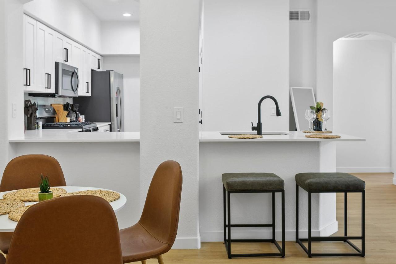 Cozysuites Glendale By The Stadium With Pool 03 מראה חיצוני תמונה